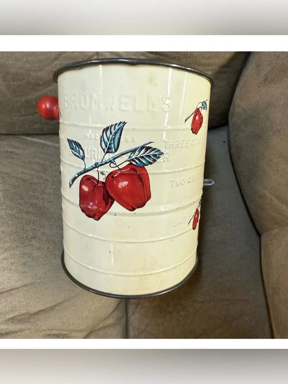 Vintage 50’s Bromwell’s 3-Cup Flour Sifter with Red Apples Design Retro Kitchen